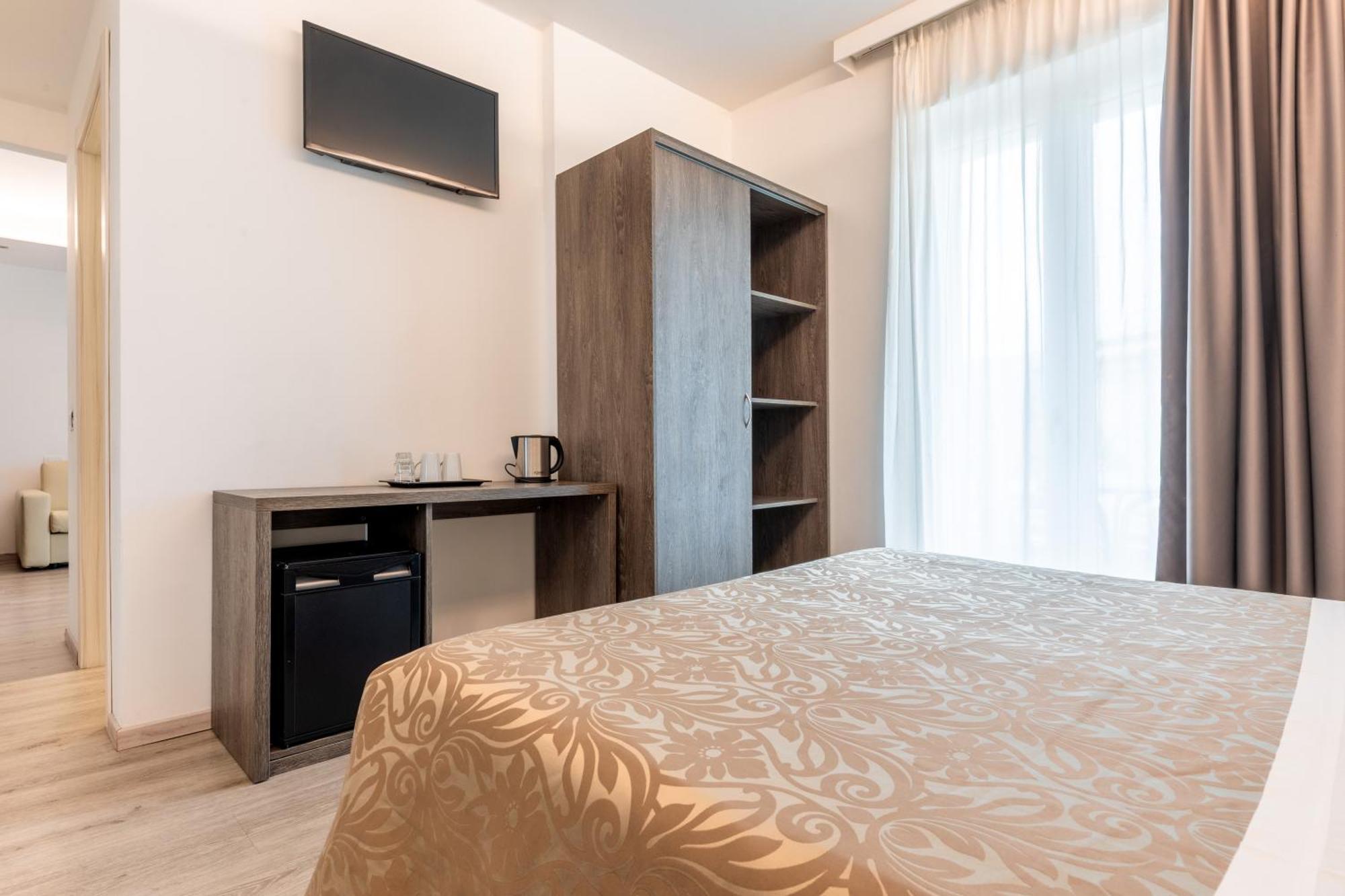 Italia Hotel 4*